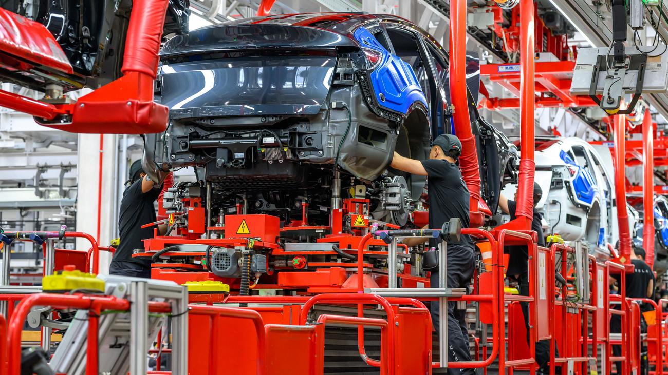 Autoindustrie: Tesla will 1.000 Beschäftigte in Grünheide neu einstellen