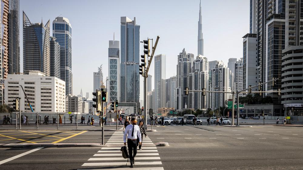 Expats in Dubai: »Dubai, eigentlich die ganzen Emirate, galten als extrem stabil«, sagt Antwalt Jean-François Harvey. »Seit dem jüngsten Drohnenangriff klingelt das Telefon aber wieder ständig.«