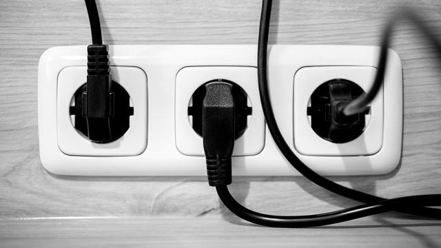 Wirtschaftspodcast: »Ist das eine Blase?«: Wie kann unser Strom endlich billiger werden?