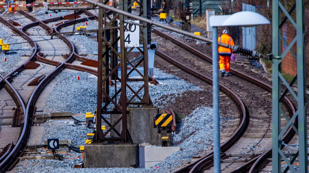 Sanierung der Bahnstrecke Hamburg–Berlin: Bahnstrecke von Hamburg nach Berlin wird deutlich teurer als geplant