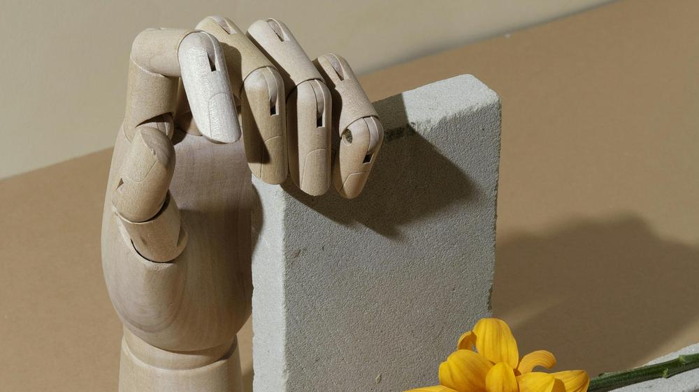 KI im Arbeitsmarkt: Das Handwerk sucht seit Jahren schon Fachkräfte, junge Menschen bevorzugen weiterhin ein Studium. Ein Fehler, findet Handwerkspräsident Jörg Dittrich.