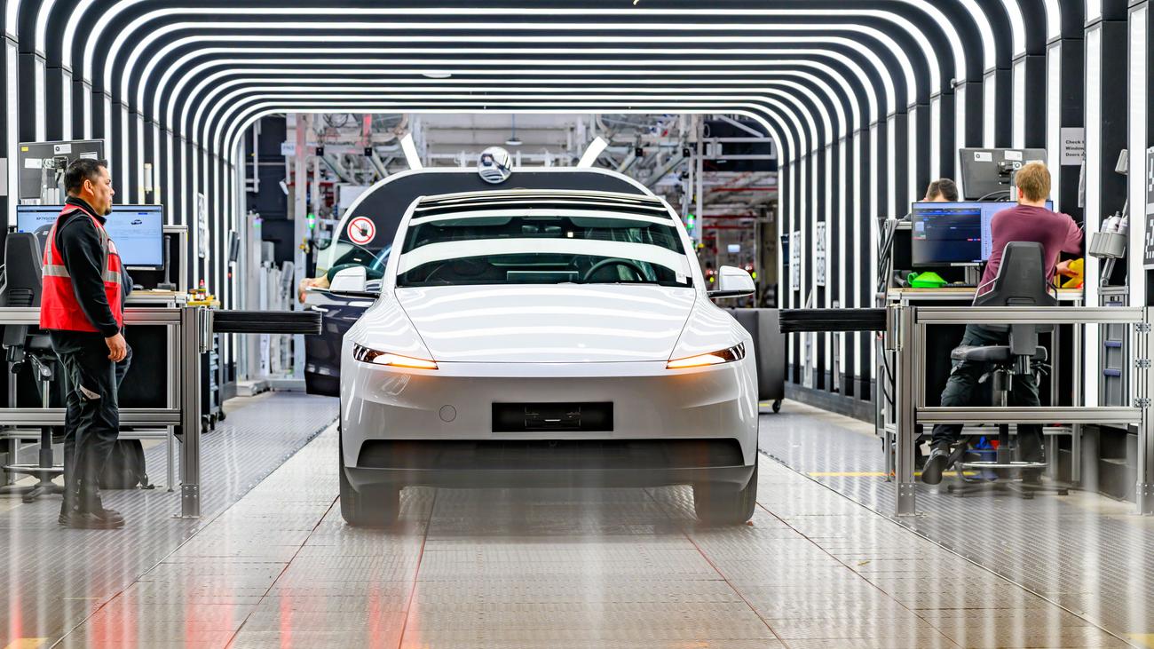 Tesla Brandenburg'da: Grünheide'deki Fabrikada Üretim Artıyor