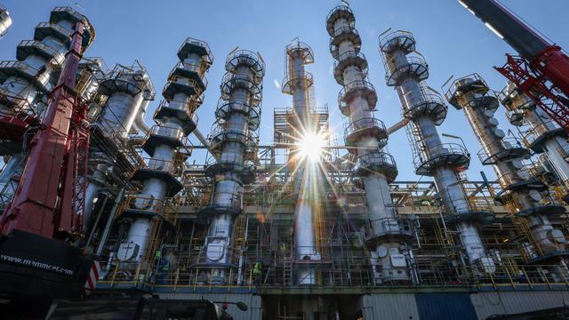 German Chemical Industry Output and Sales Decline