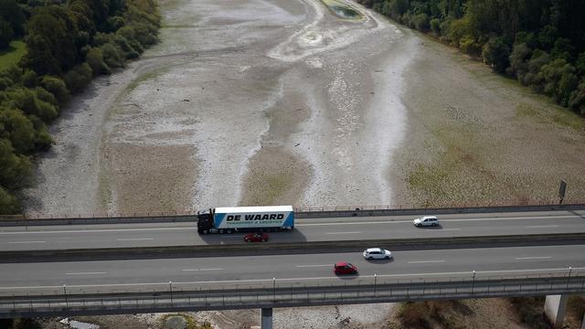 Bild: Niedrigwasser: Auch Baden-Württemberg will Lkw-Sonntagsfahrverbot aussetzen
