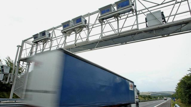 Niedrigwasser am Rhein: Rheinland-Pfalz setzt Sonntagsfahrverbot für Lkw-Trasporte aus