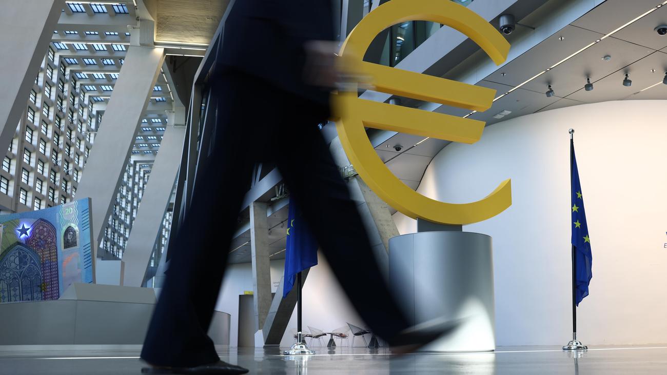 Bruttoinlandsprodukt im Euroraum: Eurozone wächst im zweiten Quartal stärker als zunächst geschätzt