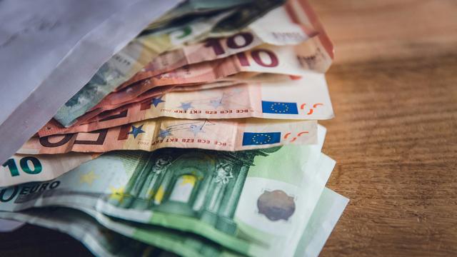 Konsumklima in Deutschland: Verbraucher neigen laut Studie vermehrt zum Sparen