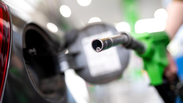Spritpreise: Tankstellenverband hält Spritpreise von drei Euro je Liter für möglich