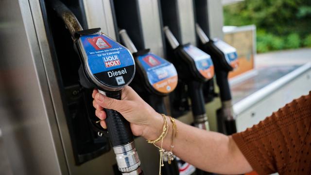 Energiepreise: Tankrabatt kommt laut Untersuchung nicht komplett bei Autofahrern an