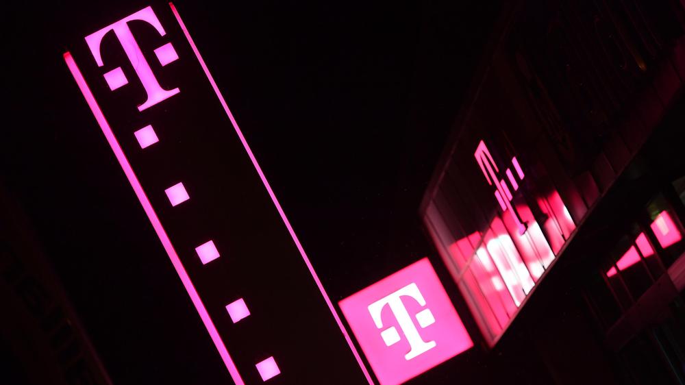 Deutsche Telekom: Mit dem Verkauf weiterer Telekom-Anteile dürften der staatlichen Förderbank KfW Milliardenmittel zufließen.