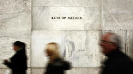 Wahrungskrise Griechen Holen Ihr Geld Von Der Bank Zeit Online