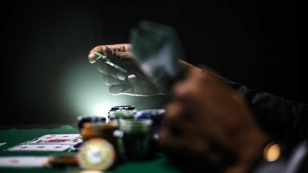 Poker: Gewinne aus Glücksspielen wie Poker müssen in Österreich nicht versteuert werden. Das lohnt sich vor allem für die Profis.