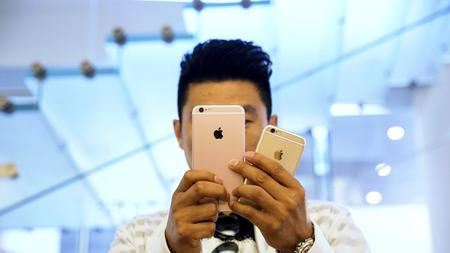 Quartalszahlen Apple Verkauft Deutlich Weniger Iphones Zeit Online
