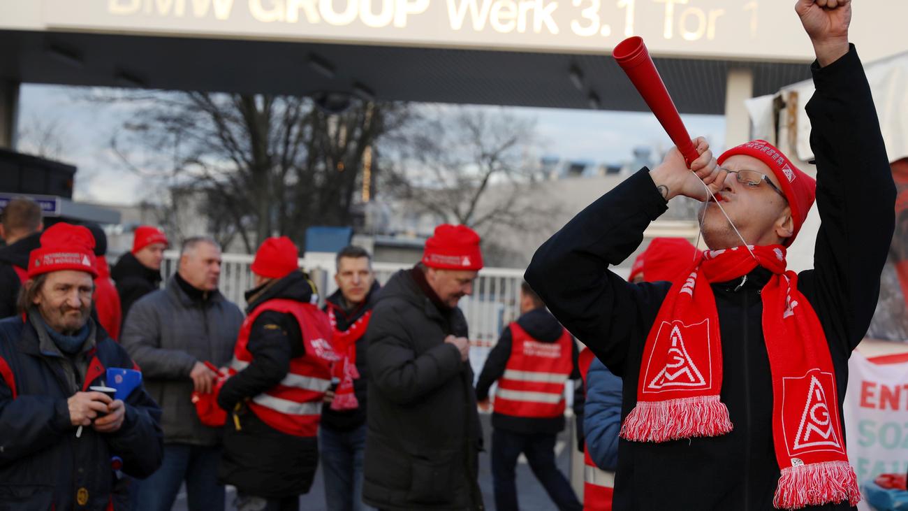 IG Metall : Warnstreiks Legen Produktion Bei Autoherstellern Lahm ...