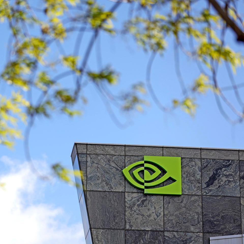 Chiphersteller: Nvidia wird dank KI-Boom zum Billionenkonzern | DIE ZEIT