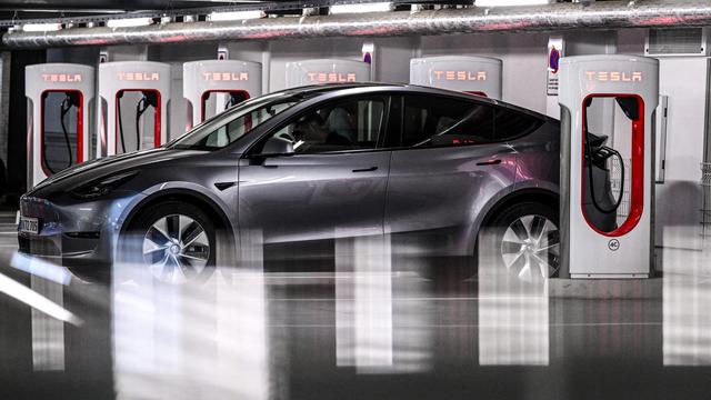 Elektromobilität: Tesla-Absatz sinkt erstmals seit fast vier Jahren