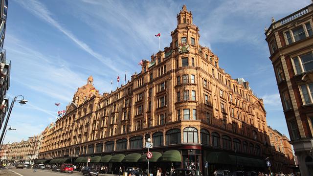 England: Britisches Kaufhaus Harrods entschuldigt sich bei misshandelten Frauen