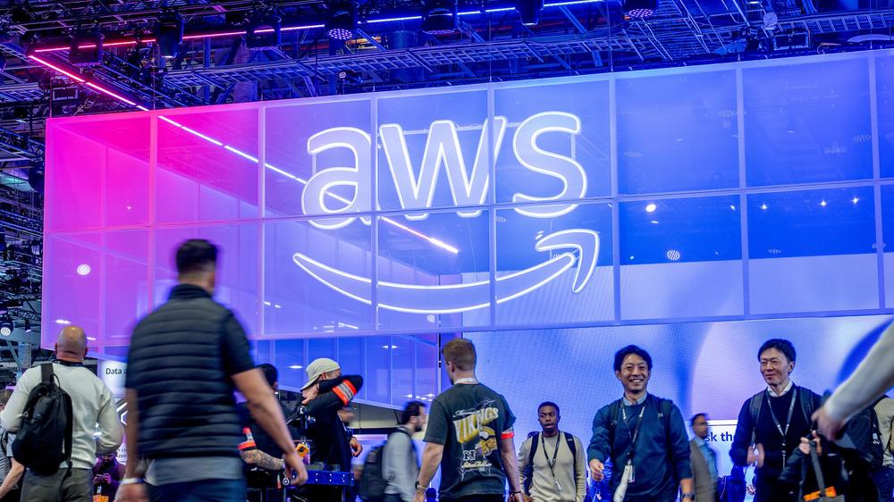 Künstliche Intelligenz: Der Umsatz von Amazons Cloudsparte AWS wuchs im vergangenen Quartal im Jahresvergleich um 24 Prozent.