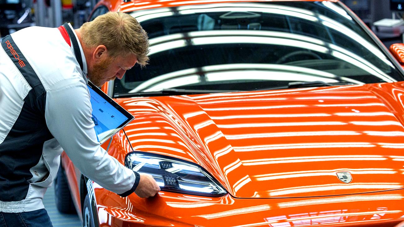 Autobauer: Porsche streicht Mitarbeiterprämie nach Krisenjahr