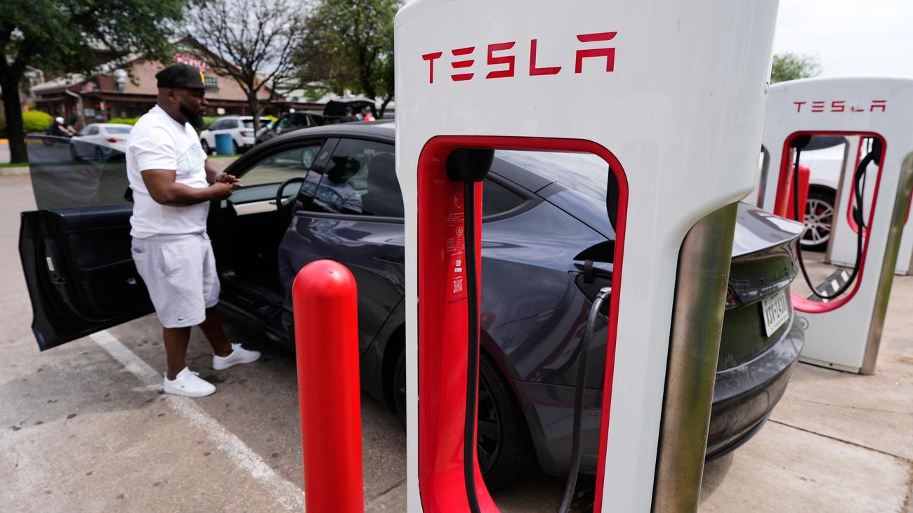 Elon Musk: Tesla erzielt wieder mehr Umsatz und Gewinn