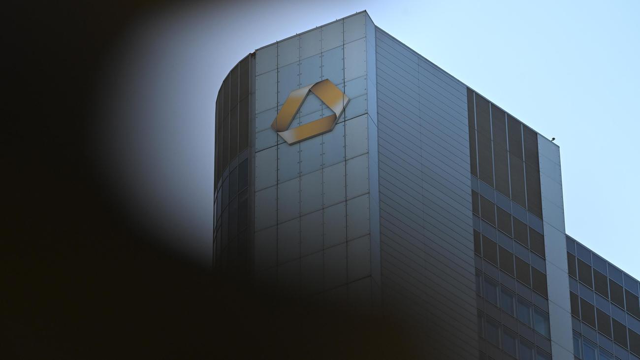 Commerzbank und UniCredit: Commerzbank hält Übernahmeangebot der UniCredit für nicht ausreichend