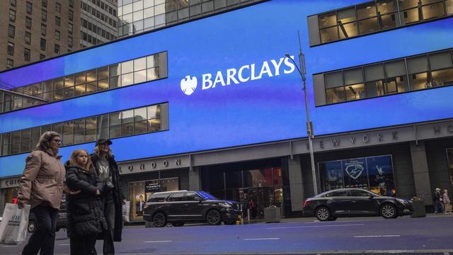 Arbeitsmarkt: Barclays-Bank streicht wegen KI-Investitionen Tausende Stellen