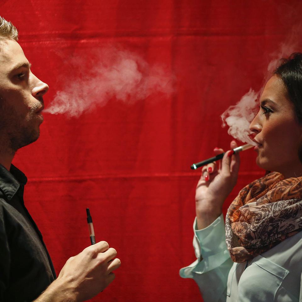 elfbar elfa master akku Maxee Explosive Bead Cigarette Filter Halbautomatische Installation  Explosion Perlen Kugel Kapsel Zigarette FR Die Meisten Filterzigaretten,  ausgestattet Adapter mit mittlerem und feinem Rauch : Amazon.de: Elektronik  & Foto