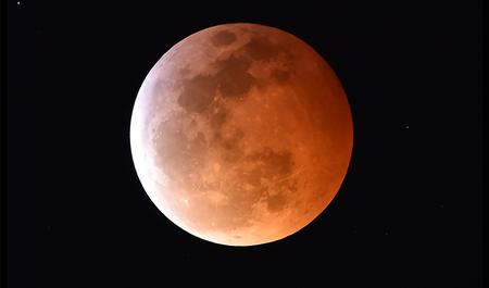 Totale Mondfinsternis Blutrot Im Schatten Der Erde Zeit Online