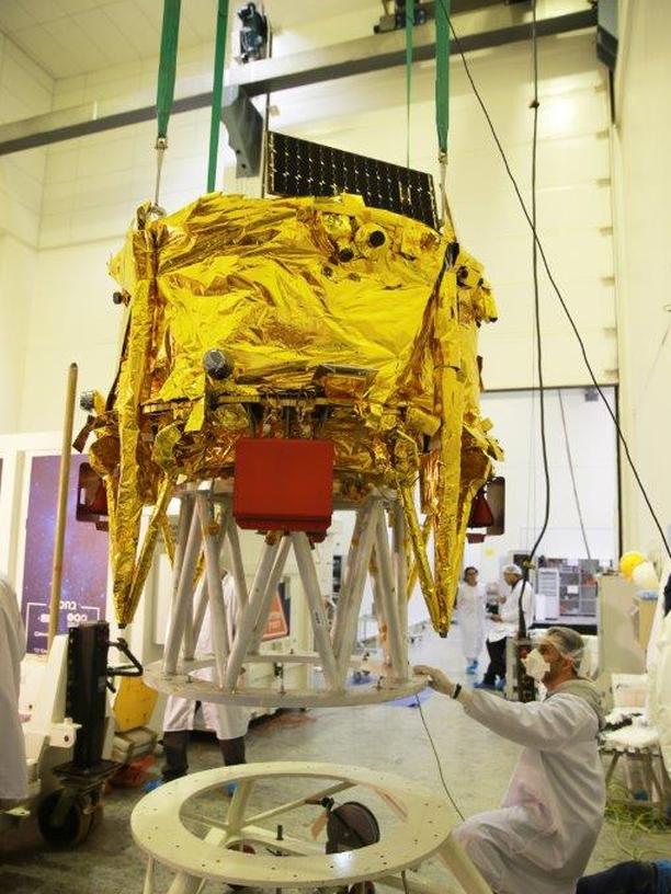 Das Landefahrzeug Beresheet wurde aus Israel in die USA geschickt, um von dort in den Weltraum zu starten.