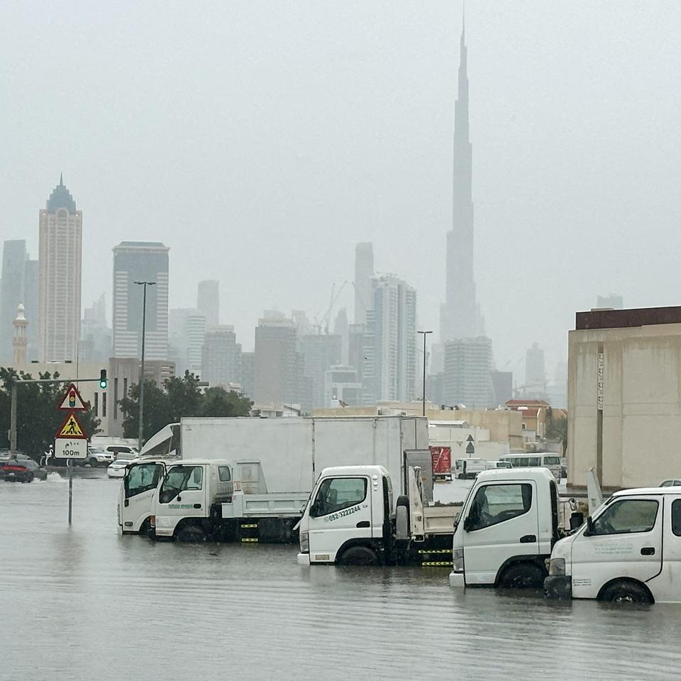 Knstlicher Regen: Wie die Emirate versuchen, Regen in die Wste zu holen |  DIE ZEIT