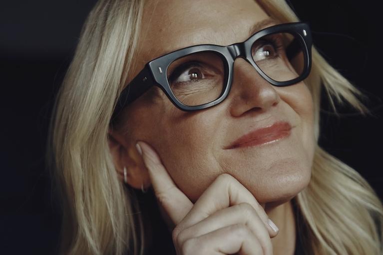 Mel Robbins: Viele hören ihren Podcast auch in der Hoffnung auf ein besseres Leben: Mel Robbins spricht darüber, wie kleine Schritte alles verändern. 