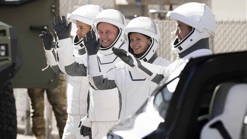 Raumfahrt: Die Astronauten Kimiya Yui, Zena Cardman, Mike Fincke und der Kosmonaut Oleg Platonov kehren vorzeitig zur Erde zurück.