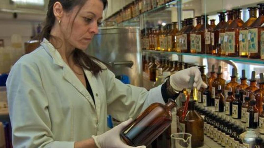 Geschichte des Parfums: Wissenschaft geht durch die Nase