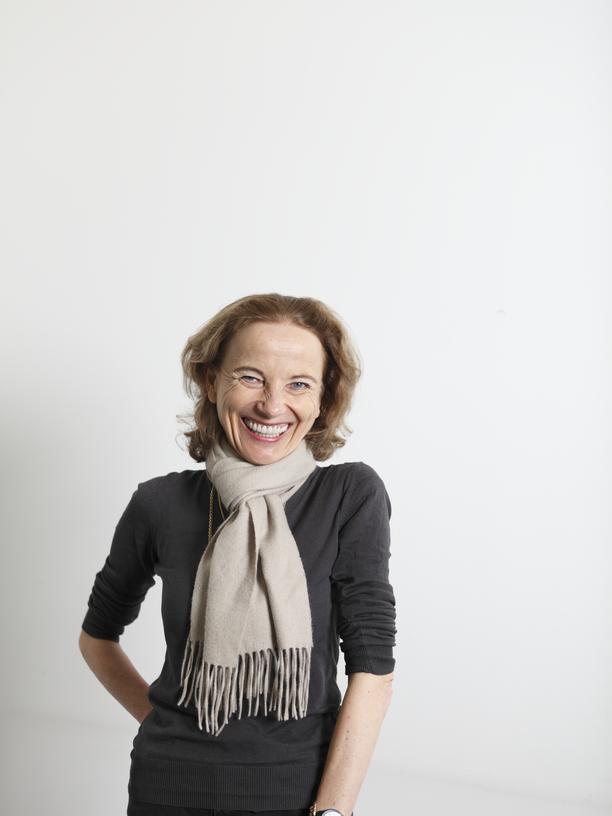 Gabriele Oettingen: Gabriele Oettingen ist Professorin für Psychologie an der Universität Hamburg und an der New York University. Seit 20 Jahren erforscht sie wie aus Motivation Handlungen erwachsen.