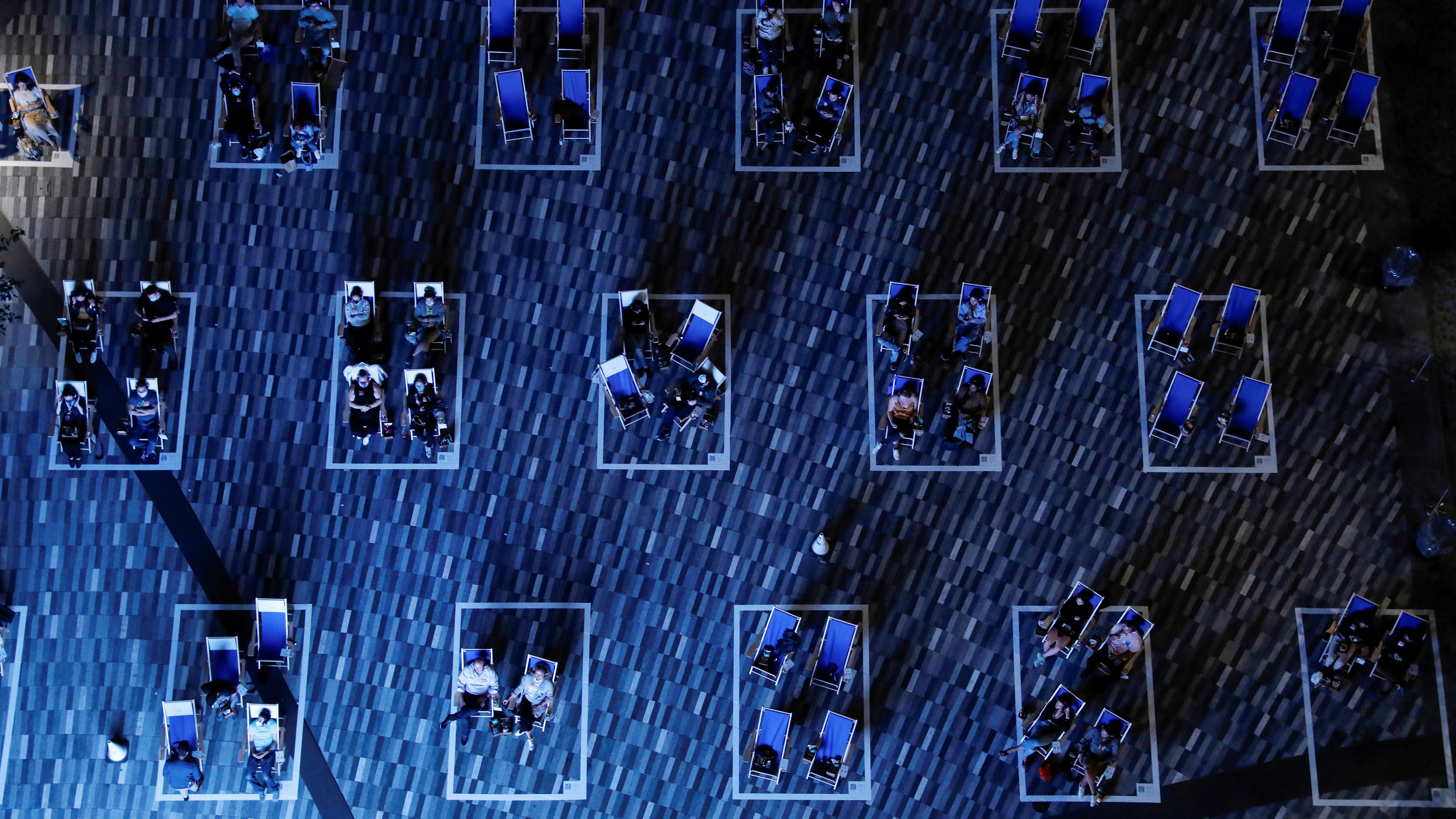 Corona-Politik: Social Distancing während eines Filmfestivals in New York, September 2020.