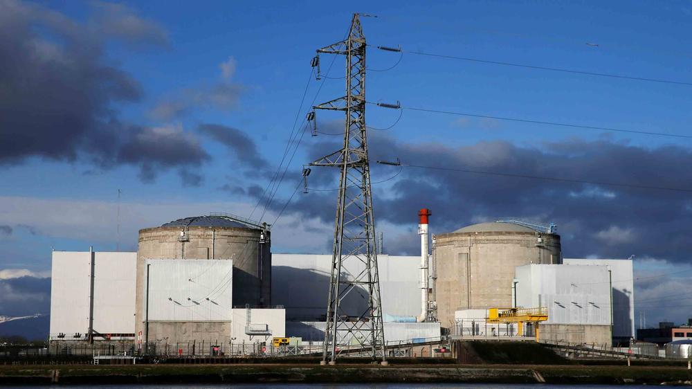 Elsass: Bald geht es vom Netz: das älteste Atomkraftwerk Frankreichs im elsässischen Fessenheim