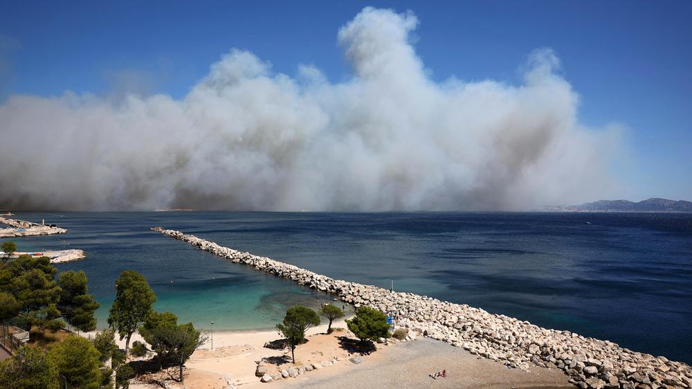   Waldbrand erreichte südfranzösische Hafenstadt Marseille.