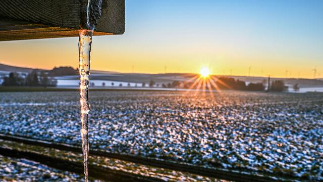 Winterwetter: Deutscher Wetterdienst warnt bundesweit vor Glatteis
