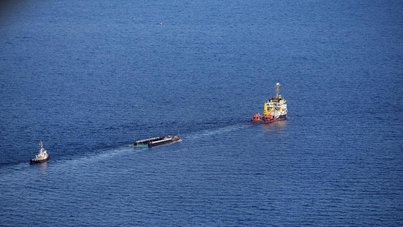 Gestrandeter Buckelwal: Wal-Transportschiff hat Nordsee fast erreicht