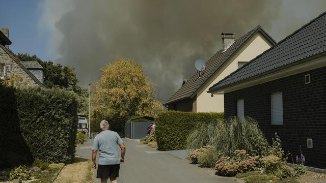 (+) Waldbrand in Nordrhein-Westfalen: Sie wären die Nächsten, die vor dem Feuer fliehen