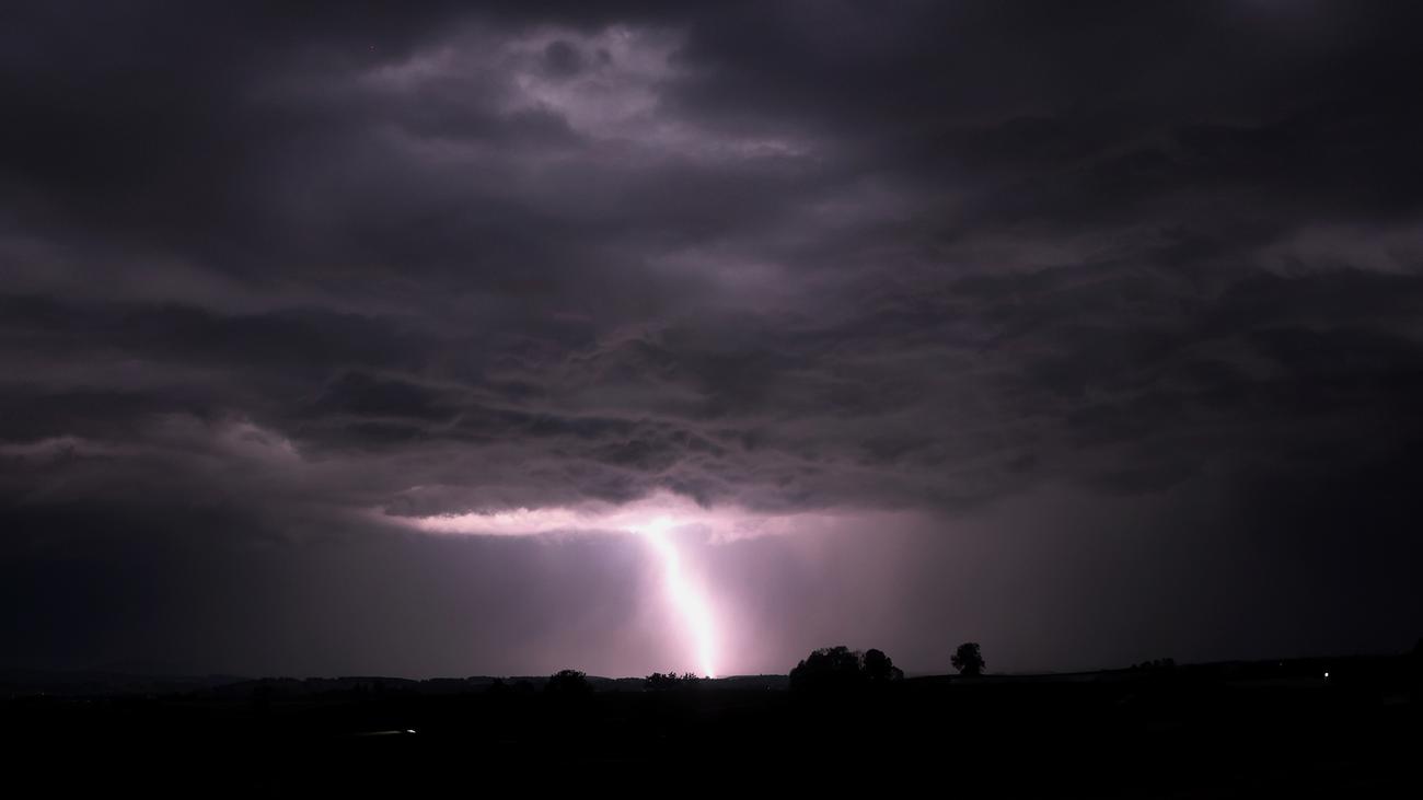Gewitter in Deutschland: Deutscher Wetterdienst warnt vor Unwettern mit Hagel und Starkregen