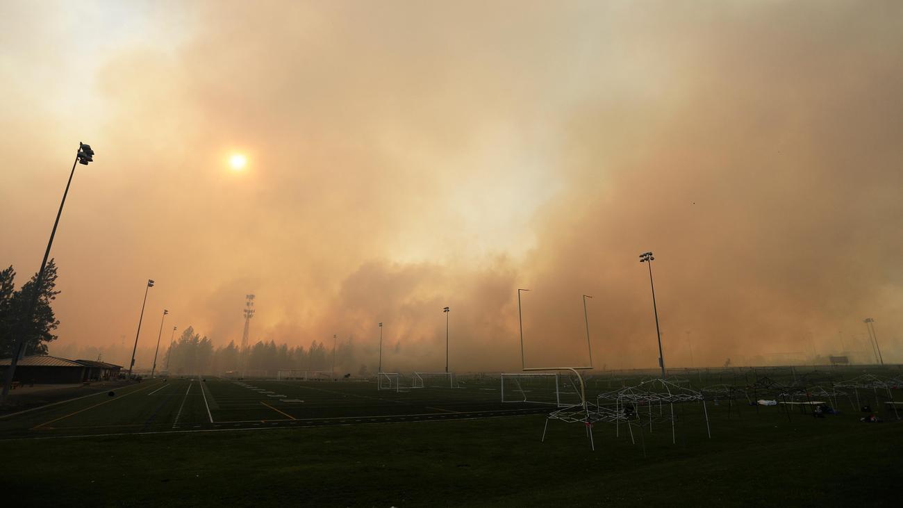 EE. UU.: Incendio forestal arrasa partes de Spokane