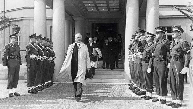 Aufbau der Bundeswehr: Sicher in den Westen