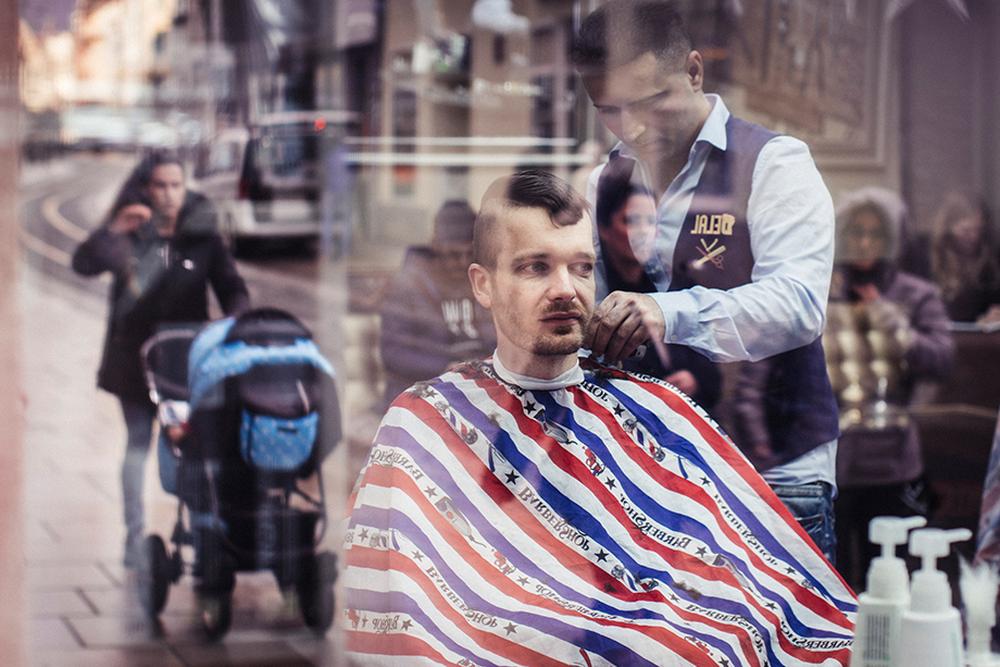 Arabischer Friseur Integration beginnt am Kopf ZEITmagazin
