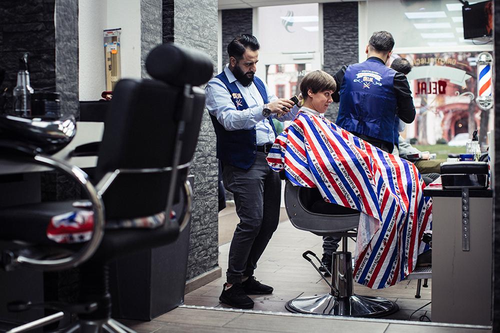 Arabischer Friseur Integration beginnt am Kopf ZEITmagazin