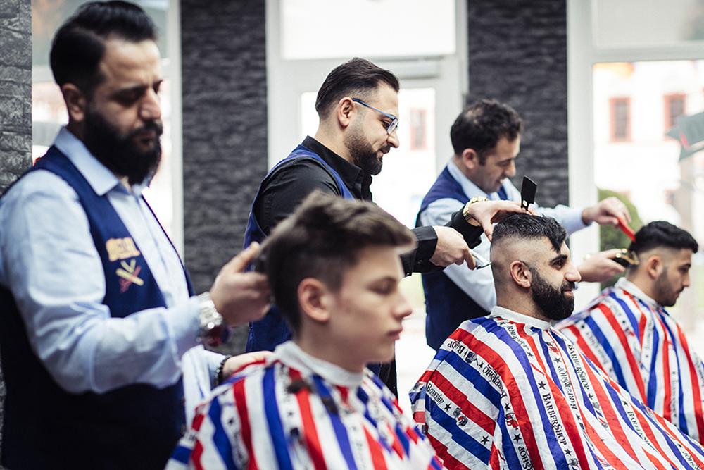 Arabischer Friseur Integration beginnt am Kopf ZEITmagazin