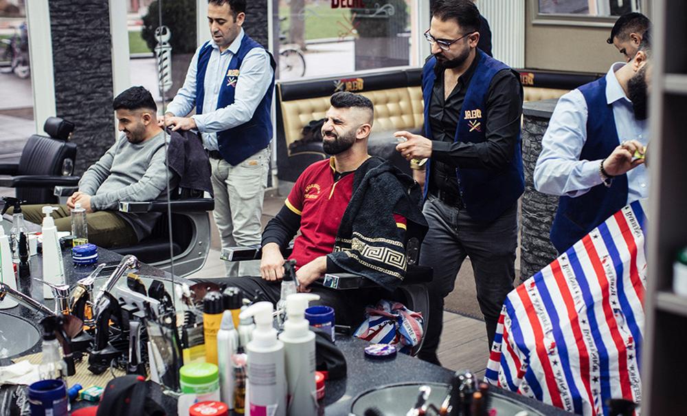 Arabischer Friseur Integration beginnt am Kopf ZEITmagazin
