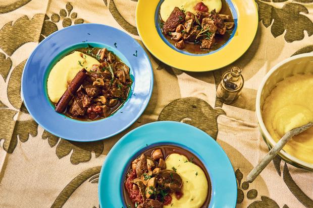 Lammgulasch mit Pilzen: Ein Topf für alle | ZEITmagazin