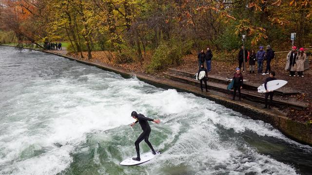 Eisbachwelle: München nach der Welle