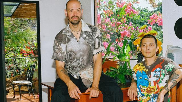 (+) Blumen und Inneneinrichtung: 